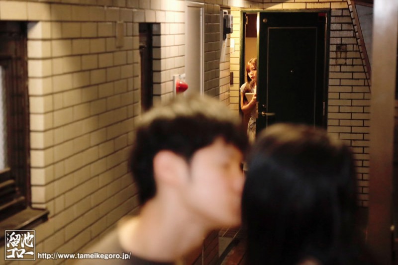 结城りの(结城莉乃)作品MEYD-763发布!明明才交了女朋友…隔壁的巨乳人妻欲求不满被她吃了!