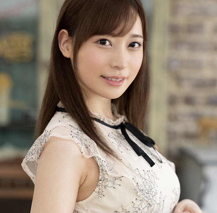 职场不能说真话!无意触犯「业界禁忌」大牌AV女优被押公开道歉