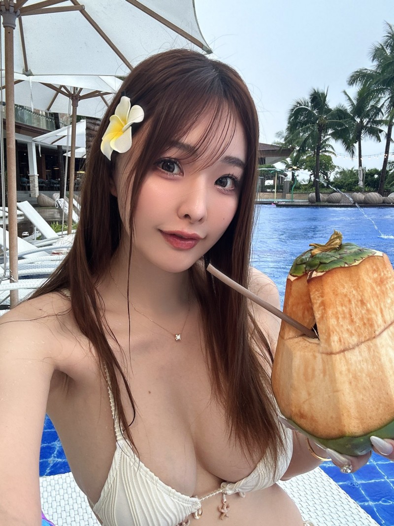 175公分G罩杯大长腿的佐野由真在找小狼狗、月薪30万円!