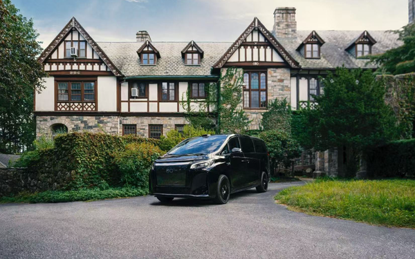 法拉第未来新车 贾跃亭:FF正在推进中美中三极战略 获阿联酋皇室支持