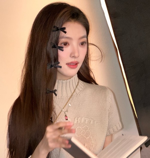 章若楠 曝知名女星给全体员工换iPhone 17 Pro 网友实名羡慕