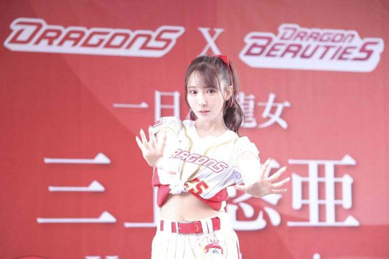 三上悠亜开球惹风波!日本意见两极、暗黑界的人这么看⋯