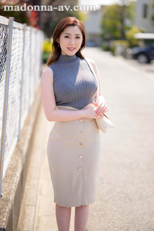 君塚ひなた(君塚日向)出道作品JUQ-033发布!老公每天搞还不够!7月最强人妻要来硬的!