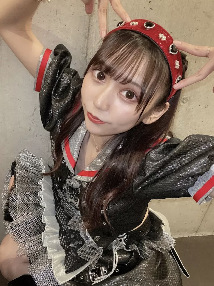 确实是偶像无误!很会吹的她真实身份曝光!