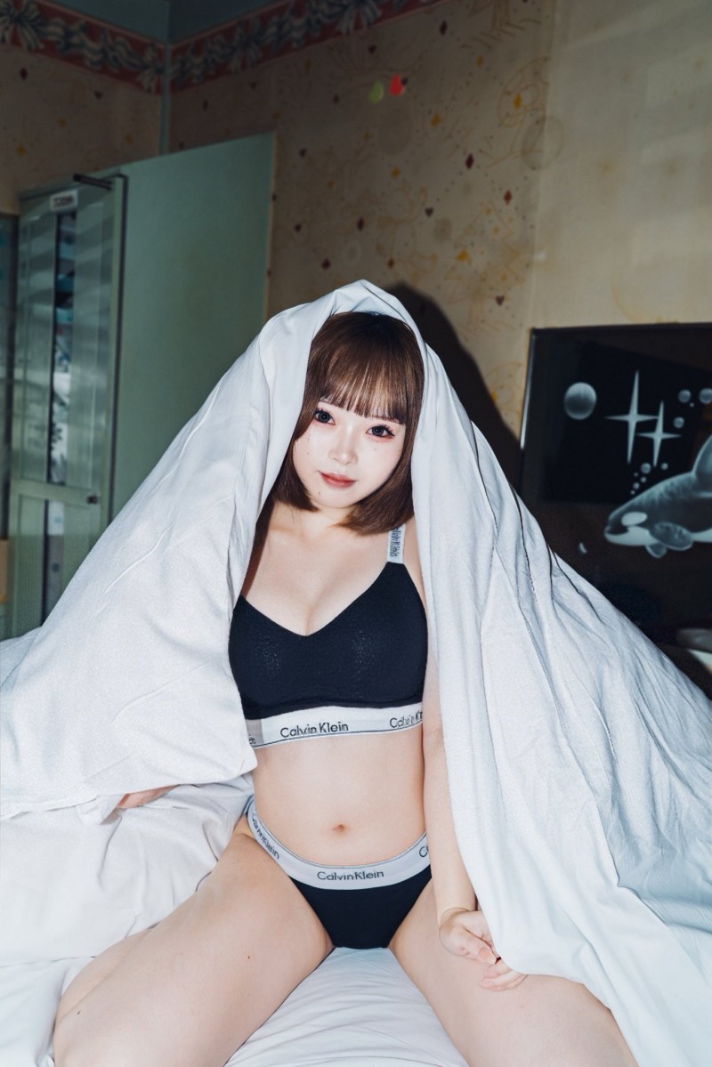 更换事务所!18岁又7个月出道的她要改名字了!