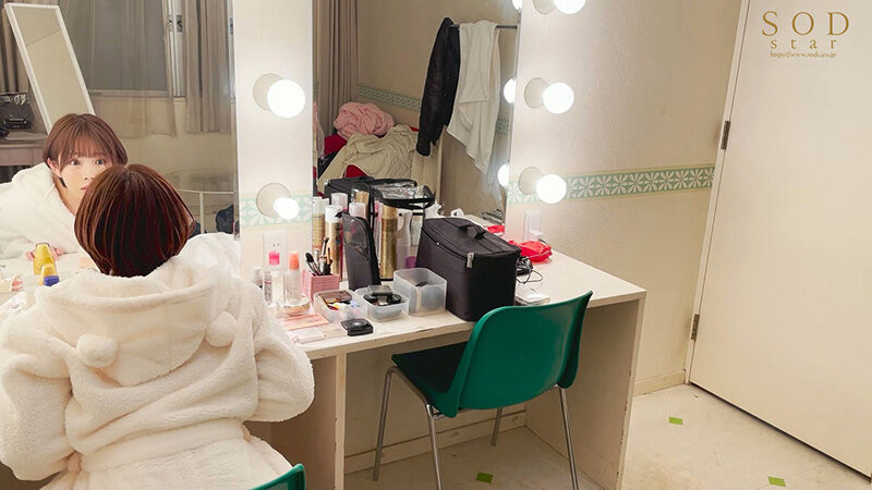 紗倉まな(纱仓真菜)作品STARS-652发布!会一人三化!在渋谷大暴走!