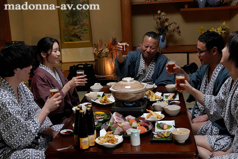 宮下華奈(宫下华奈)作品JUR-464发布!害羞人妻社员被强迫参加员工温泉旅行,灌酒后惨遭轮奸调教