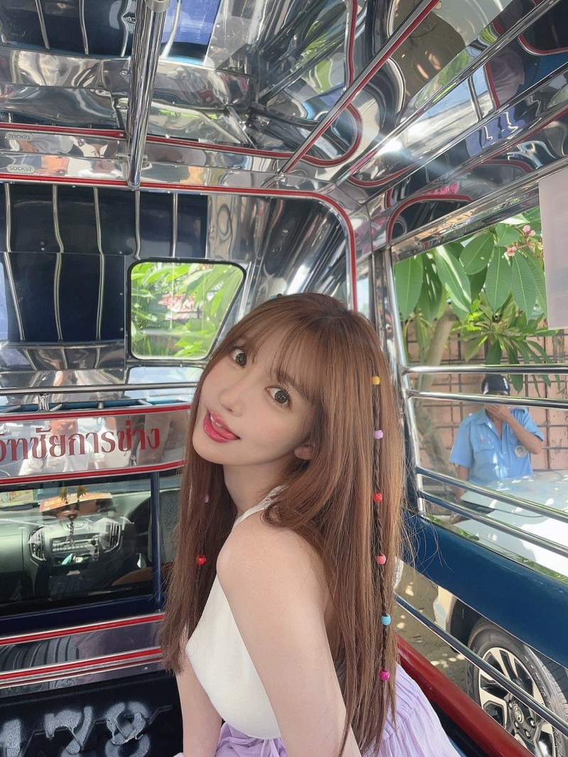 「三上悠亚」素颜全裸泡汤!两颗「柔软肉球」快露出来