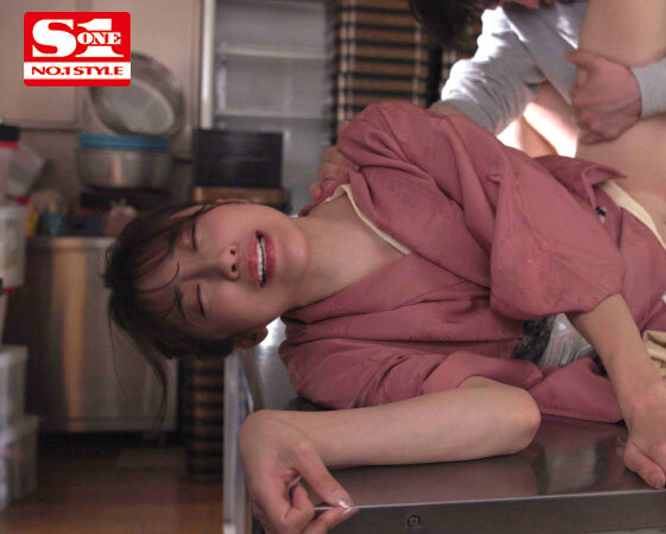 星宮一花(星宫一花)作品SSIS-528发布! 工读生的逆袭!美人老板娘惨遭侵犯