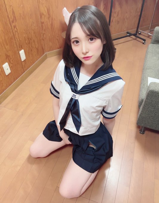 白石桃(白石もも)出道作品番号及封面,白石桃个人简介