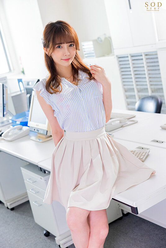 10月没片11月也没有!大长腿E奶的她会怎样?