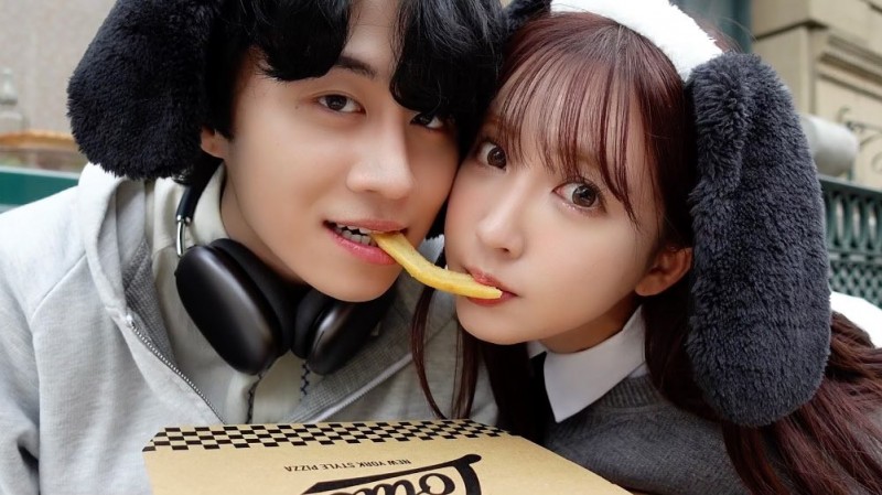 YouTube频道公布恋情?三上悠亚和奶油小生甜蜜共游环球影城!