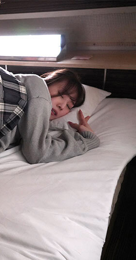 楓ふうあ(枫富爱)作品SSIS-704发布!美腿学生妹靠肉体大捞一笔!专找腿控大叔援交