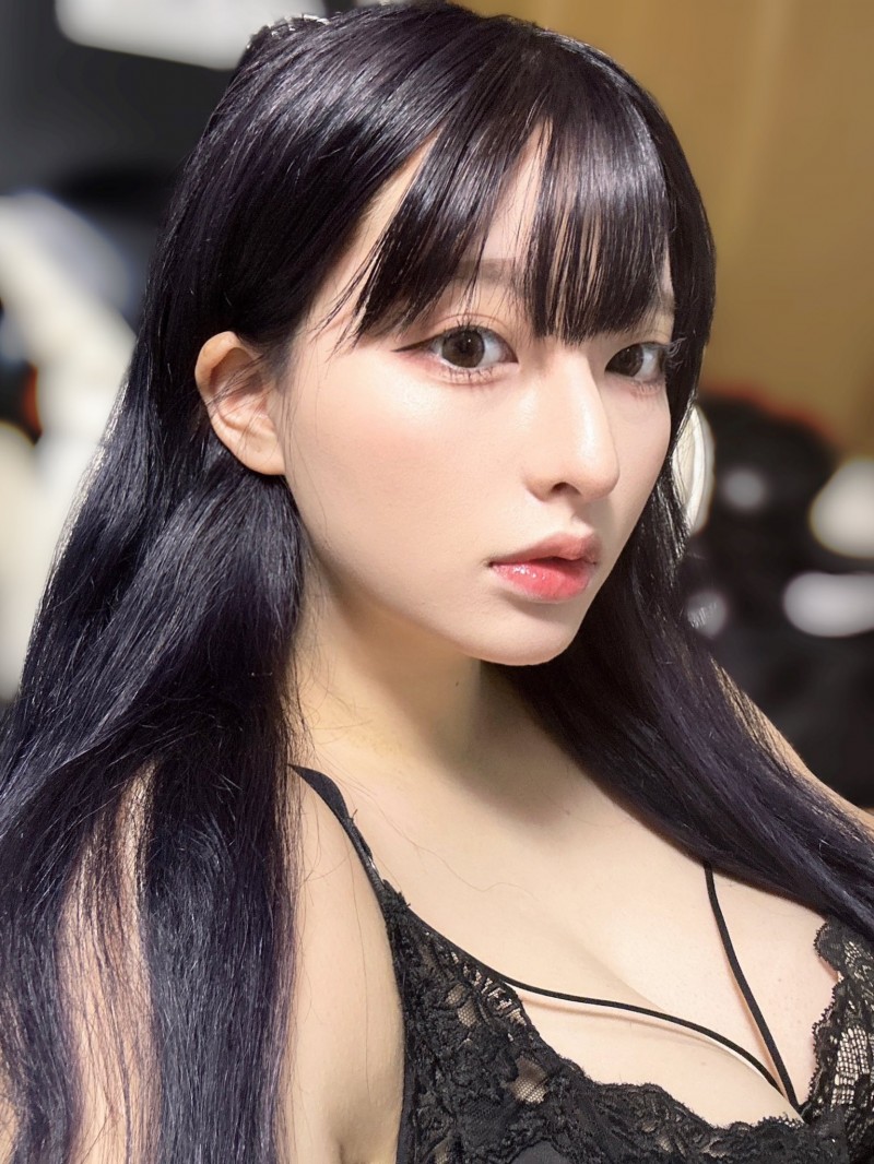 最后一支作品4月发?天然I罩杯的她接下来要⋯