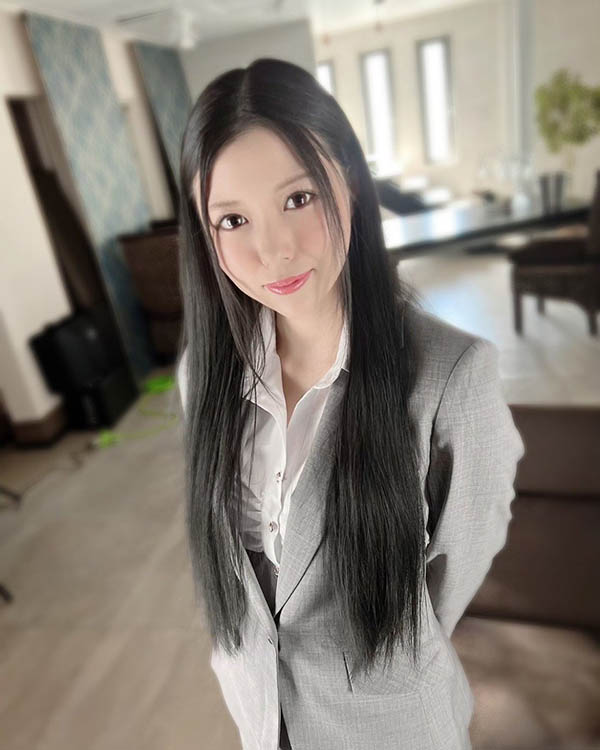 【小鱼Poker】最新推荐！现役受付嬢「高坂妮娜」精选作品介绍……