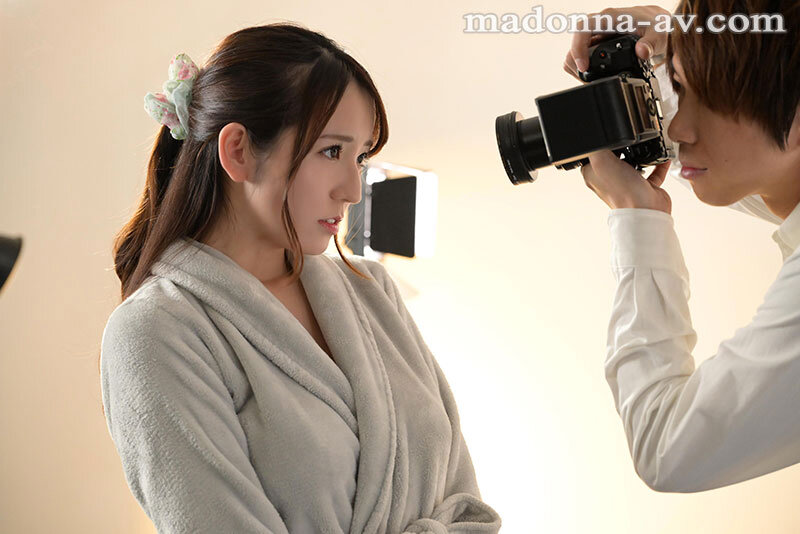 【DD扑克】小花のん(小花暖)作品JUQ-553发布!结婚3周年!巨乳人妻拍裸体写真纪念,惨被社长侵犯!