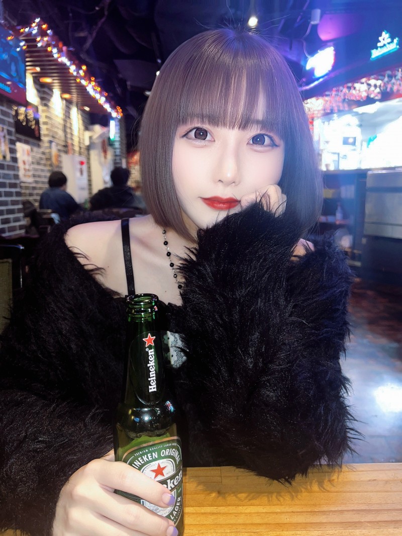 【GG扑克】引退后转行当偶像⋯她却因为伙伴和粉丝乱来丢了工作！【EV扑克下载】