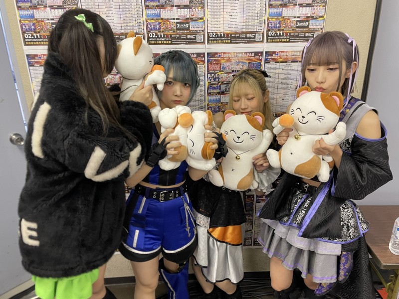 【GG扑克】引退后转行当偶像⋯她却因为伙伴和粉丝乱来丢了工作！【EV扑克下载】