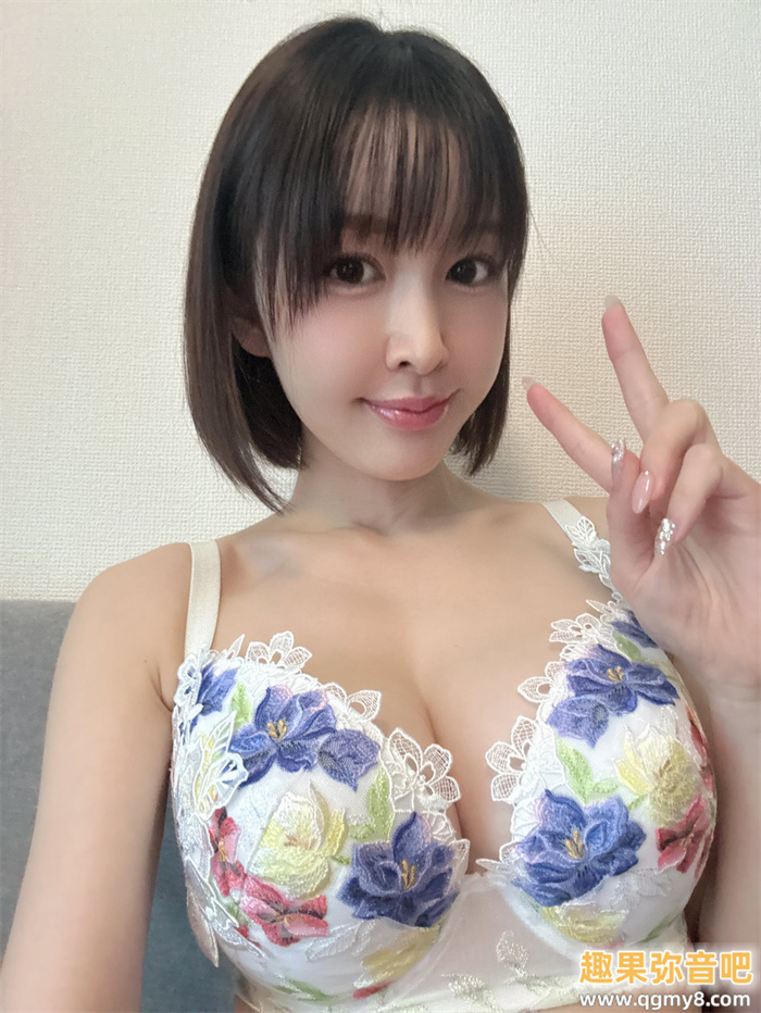 【WPT扑克】[DLDSS-393]谜の专属？神乳素人？ 片商DAHLIA的神Body角奈保竟然是她！