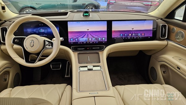 外媒评测问界M9:大块头 低风阻 性价比优势碾压路虎 外媒评测问界M9:大块头 低风阻 性价比优势碾压路虎