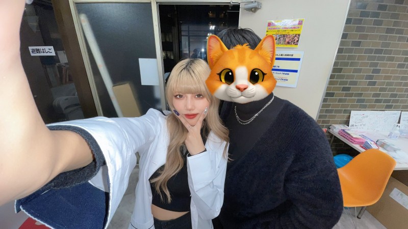 【博狗扑克】亲哥哥来参加见面会！最强刺青妹「鳳カレン(凤可怜)」的感觉是？【EV扑克下载】