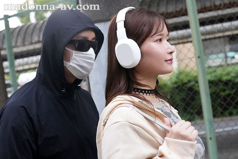 德州扑克游戏视频：(JUR-636)耳机是重点！桃园怜奈被30公分后的痴汉非法侵入了！【GG扑克】