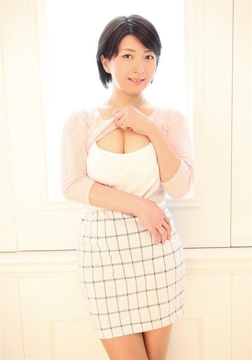 最新推荐！狂派暗黑女神「鲇原五木」精选作品介绍……