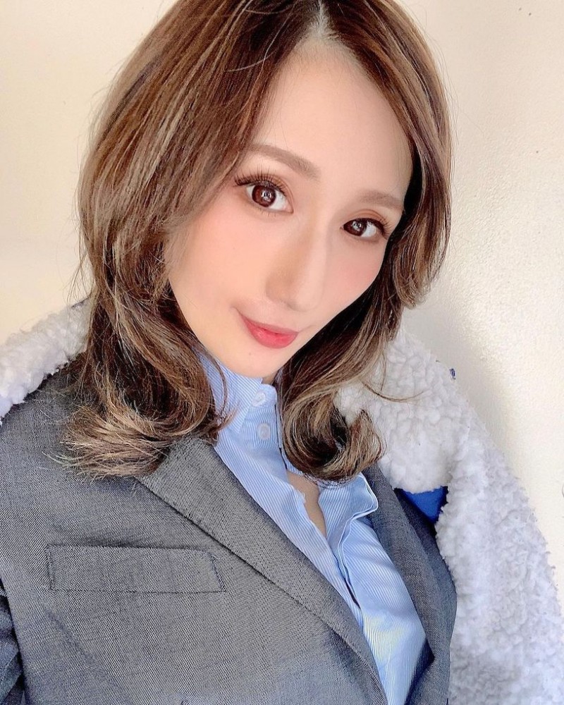 发文问「女优JULIA全线飘红的原因」,网狂推「这一点」超实用!