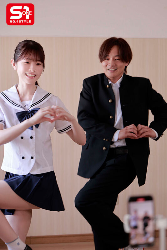 【DD扑克】白上惠美香(SNOS-079)扮演网红大锅炒!这是白上咲花拍得最辛苦的作品!