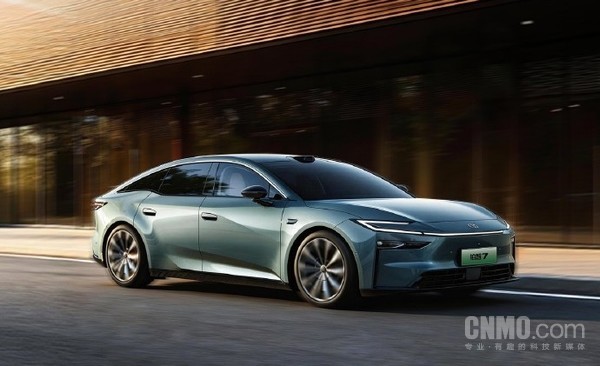 铂智7正式上市 全系标配鸿蒙座舱5 售价16.98万元起