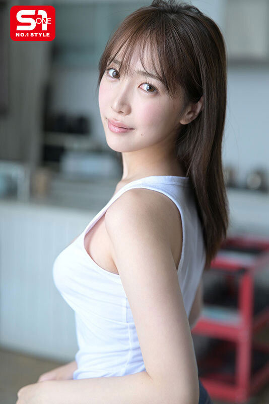 铃木希(SNOS-124) 「性感大姐姐」的超火辣开发，人生首次竭尽全力的超高潮绝顶…