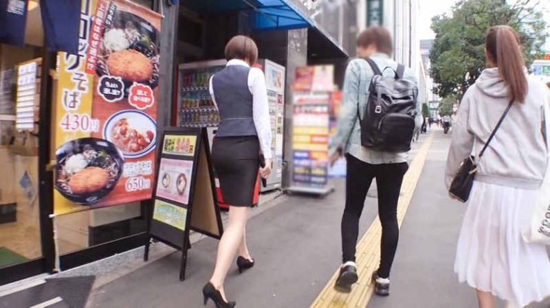 【博狗扑克】200GANA-2192涩谷午休的丝袜OL