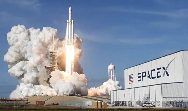 SpaceX SpaceX股价跌破首日开盘价 市值缩水至1.95万亿美元