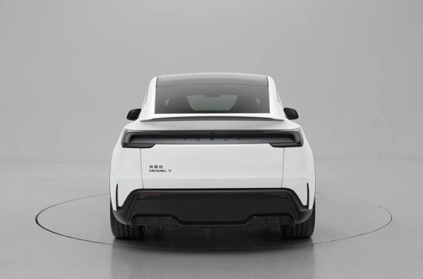 【红龙扑克】新款特斯拉Model Y申报：或为性能版车型