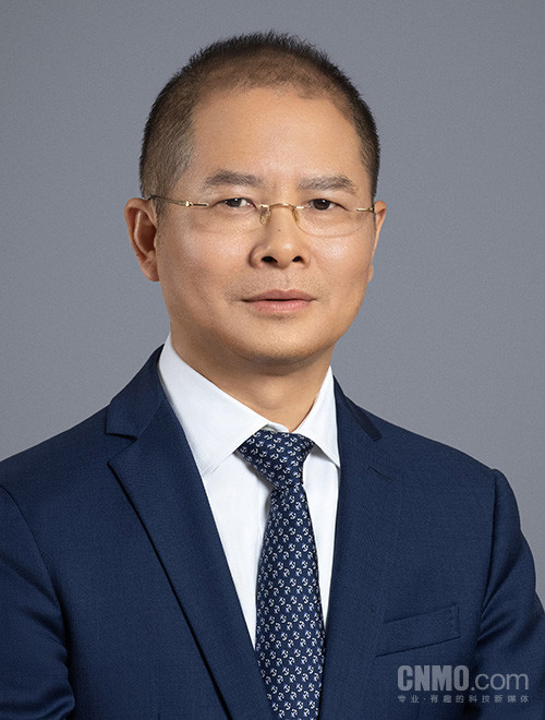 徐直军 后摩尔时代的突围:华为Atlas 950超节点重构国产AI算力体系