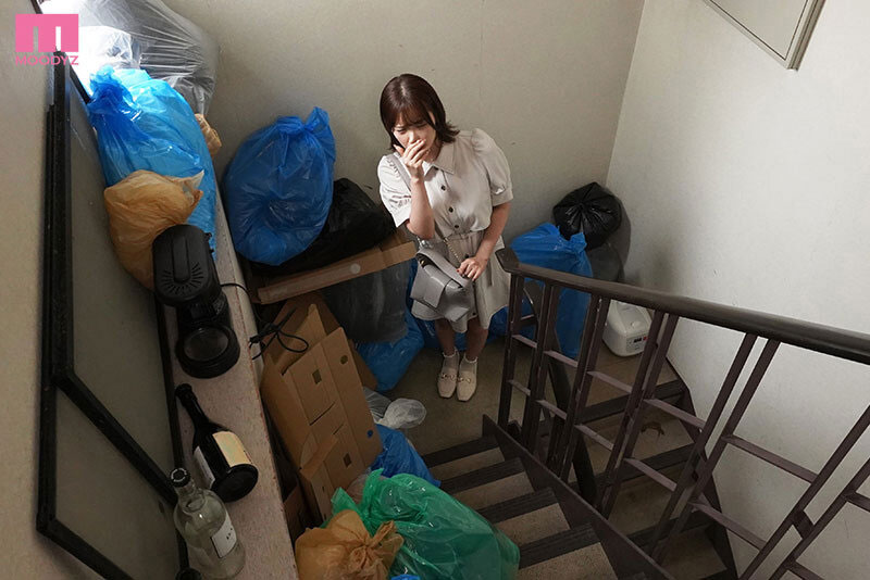 【博狗扑克】(MNGS-077) 老家变成垃圾屋！「正妹继女」惨遭恶臭继父监禁，疯狂中出强制受孕！