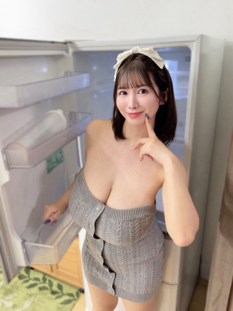 【博狗扑克】被指隆乳不忍了！木村爱心直球对决！