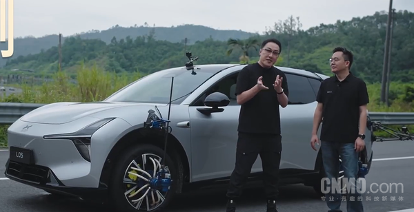 王自如亲测小鹏MONA L05:160km/h双轮爆胎仍稳定 王自如亲测小鹏MONA L05:160km/h双轮爆胎仍稳定