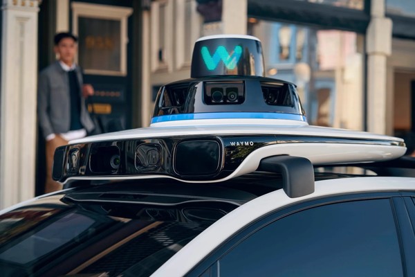 Waymo Waymo计划明年底车队规模扩至2万辆 较当前增五倍