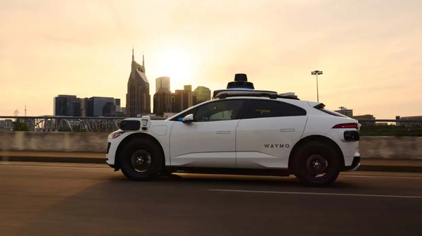 Waymo Waymo计划明年底车队规模扩至2万辆 较当前增五倍